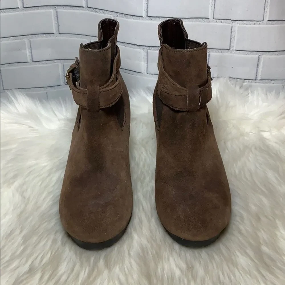 Lauren Ralph Lauren /Yasline Suede Wedge‎ Booties